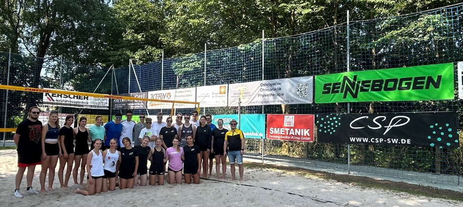 Beachvolleyballplatz aufgemöbelt und eingeweiht