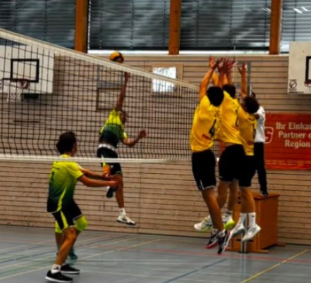 Wespen-Herren starten mit Sieg